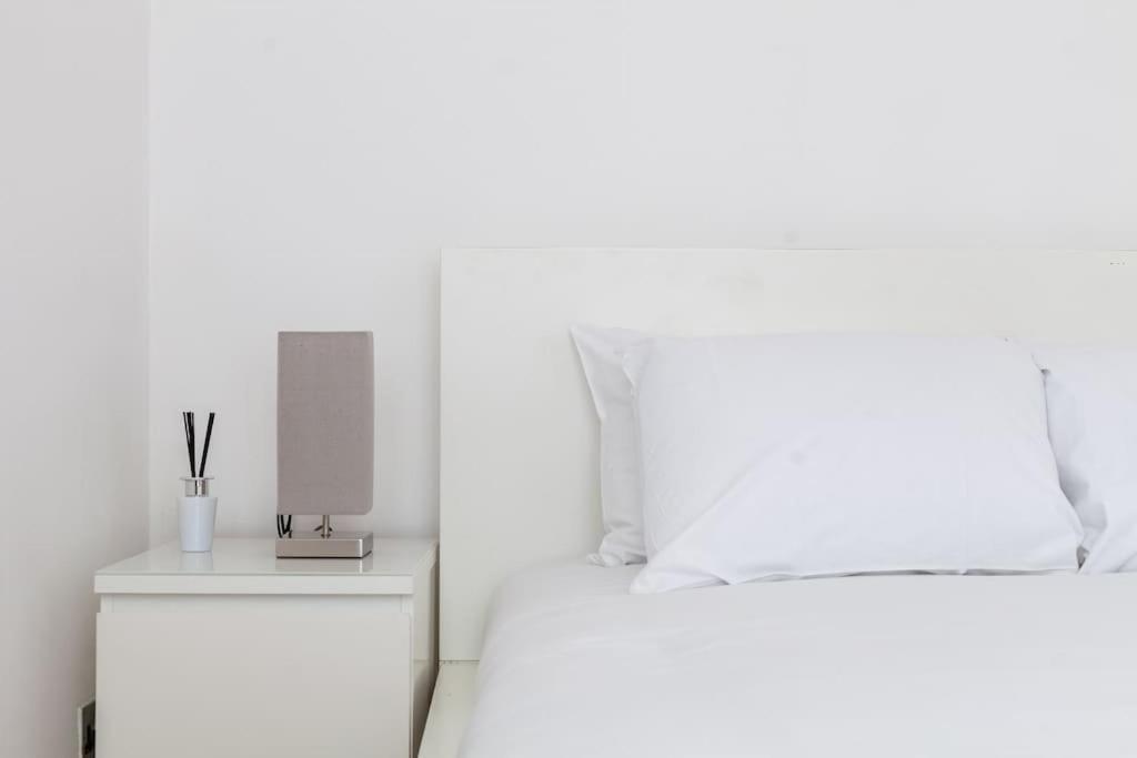 Spacious Retreat 2-Bed In Popular Camden Town Лондон Екстериор снимка