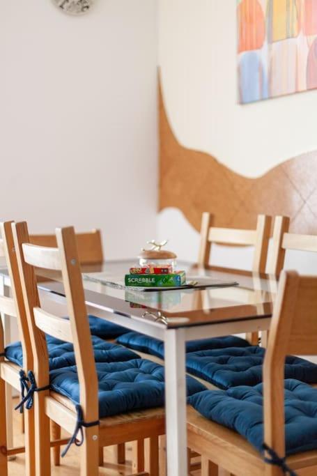 Spacious Retreat 2-Bed In Popular Camden Town Лондон Екстериор снимка